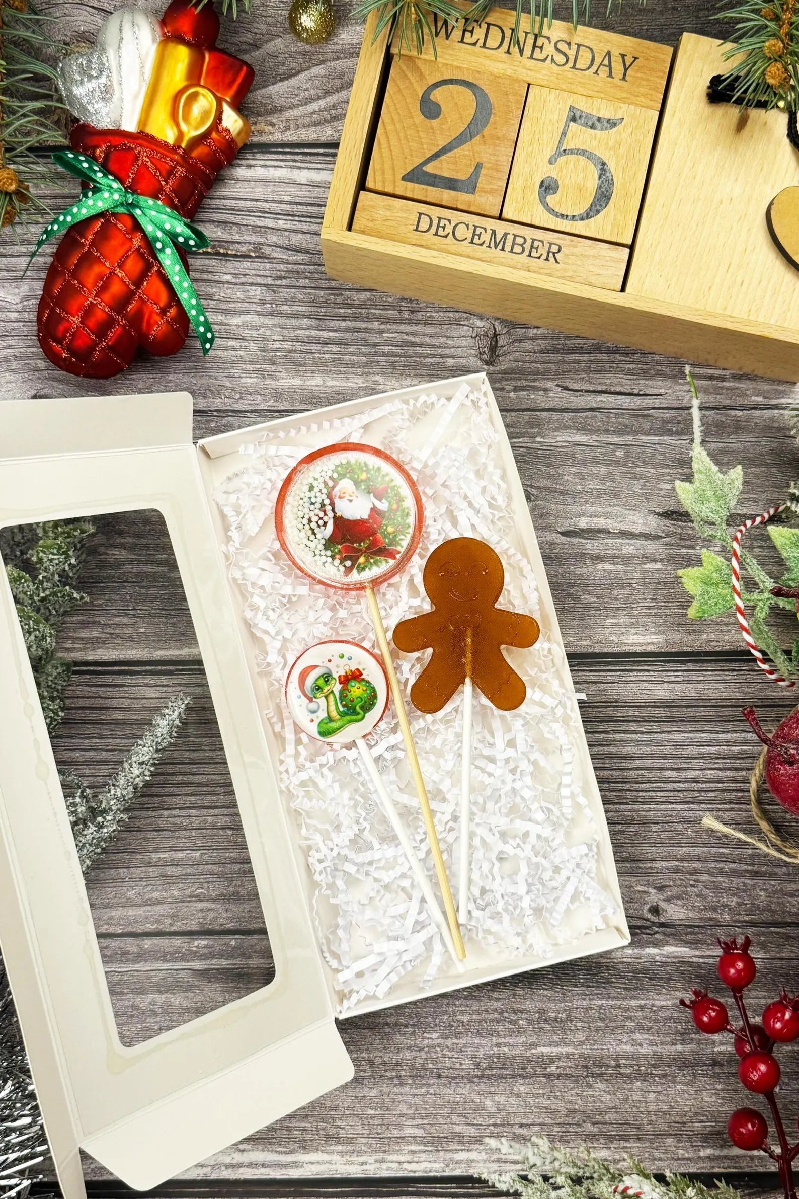 Sweet Gift Set for Christmas. Sweet Gift Set for New Year. Shaker Lollipop / Gingerbread Man / Round Lollipop. Gift Box. New Year Gift.